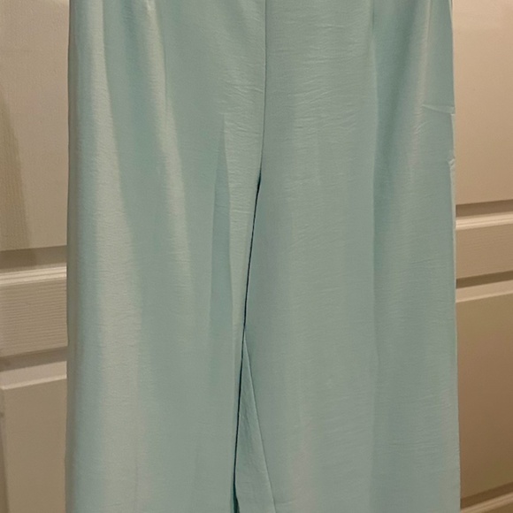 Women’s Summer 2-Piece Cropped Set - Size Small - Light Cyan Blue - Like New - Picture 4 of 11